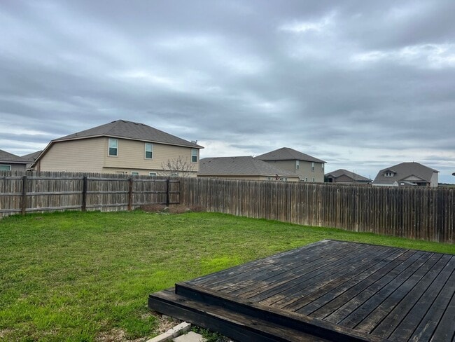 Building Photo - Great Home In The Meadows