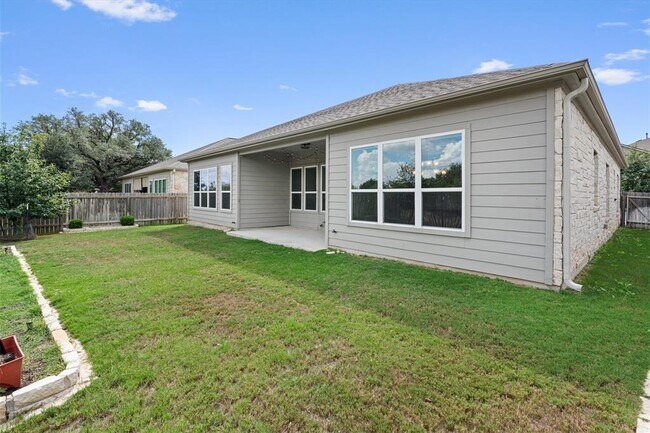 Building Photo - 4660 Katherine Dr