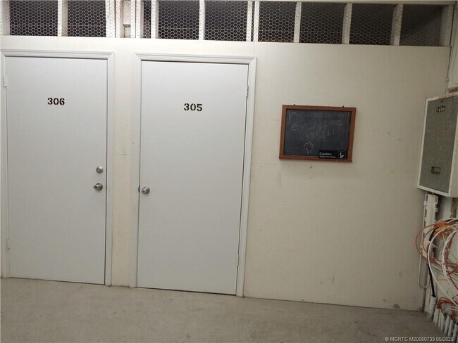 Building Photo - 1600 SE St Lucie Blvd