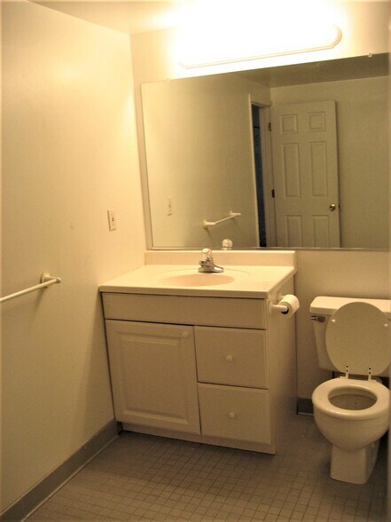 Building Photo - 15 N Beacon