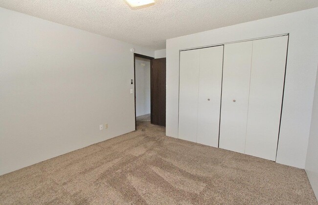 Building Photo - 4833 W Targee St
