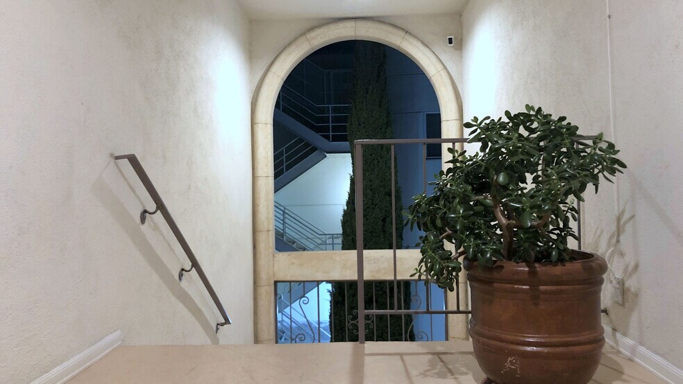 Staircase Access - 813 15th St