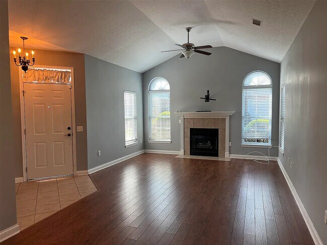 Building Photo - 2500 Crossings Blvd