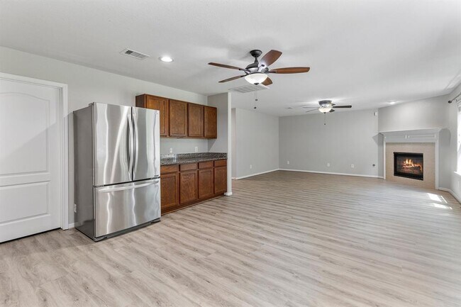 Building Photo - 2721 Sandberry Dr
