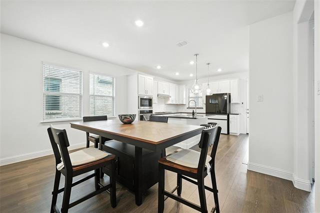 Building Photo - 447 Holly Rd