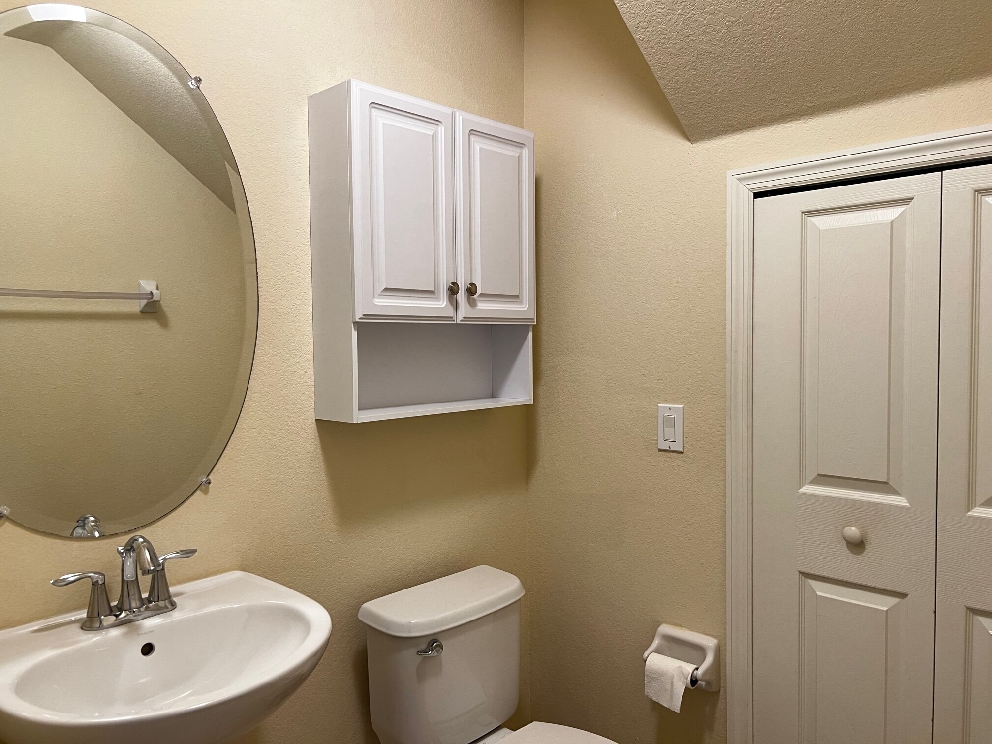 Building Photo - 9093 Gervais Cir