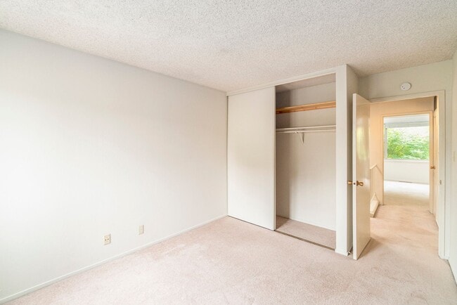 Building Photo - 3158 Phoenix Ln