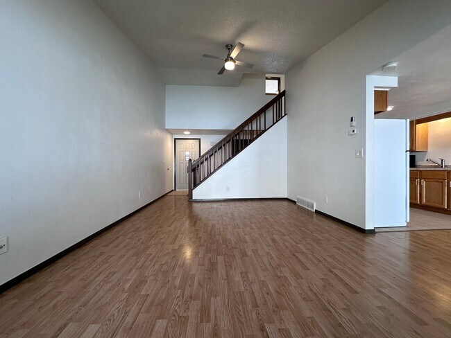 Building Photo - 430 E 1st Ave
