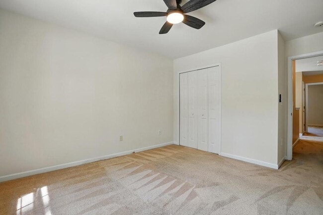 Building Photo - 7420 Abigail Glen Dr
