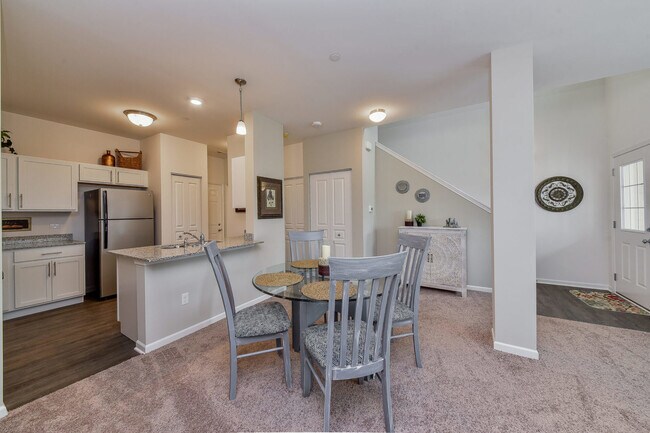 Building Photo - 1060 Kilbery Ln