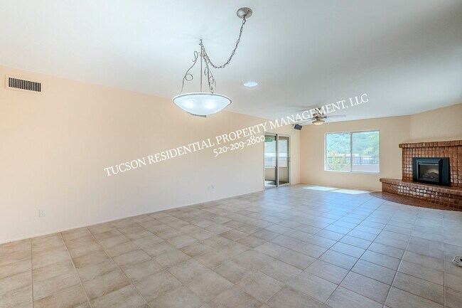 Building Photo - 5084 N Camino Del Lazo