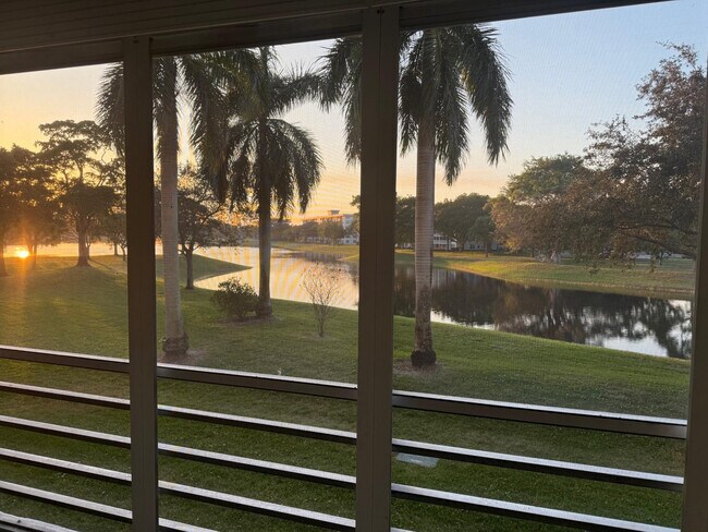 Building Photo - 3010 N Course Dr