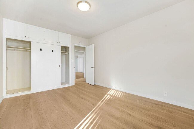 Building Photo - 500 California Ave