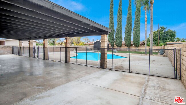 Building Photo - 428 S Meridian Ave