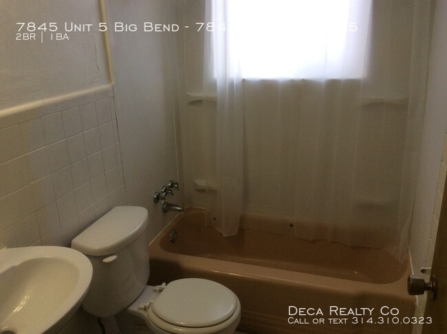 Building Photo - 2 Bedroom Apartment in Webster Groves