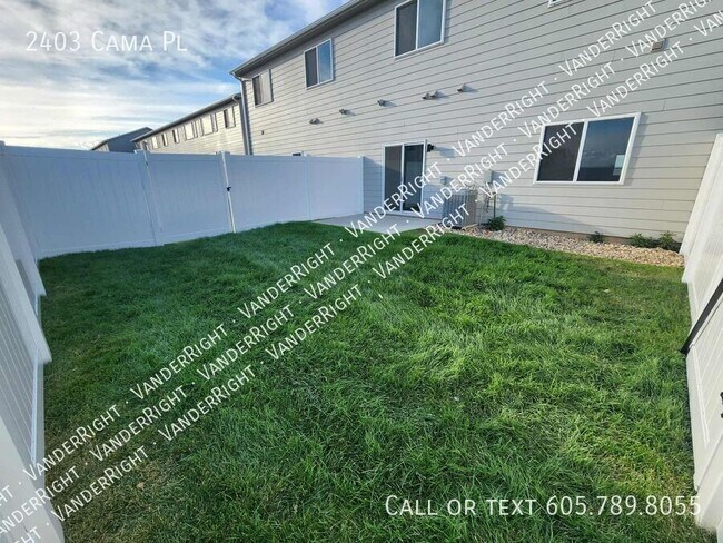 Building Photo - 2403 Cama Pl