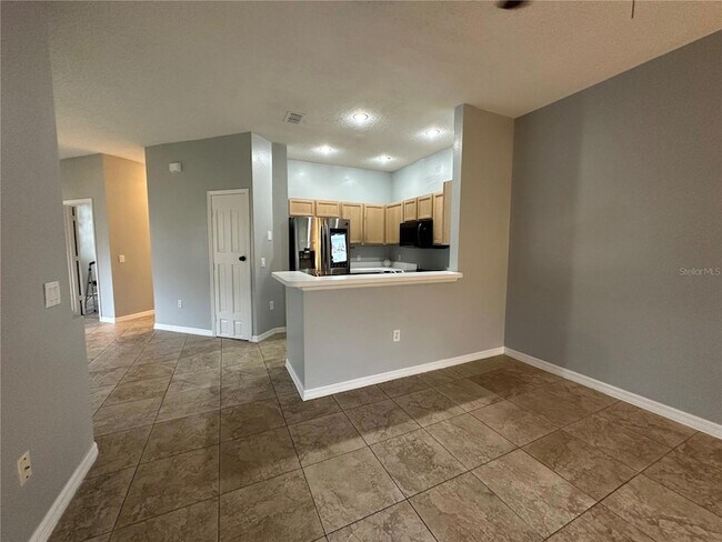 Building Photo - 14572 Laguna Beach Cir