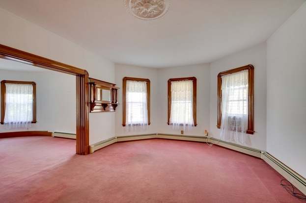 Building Photo - 48 Seaver St