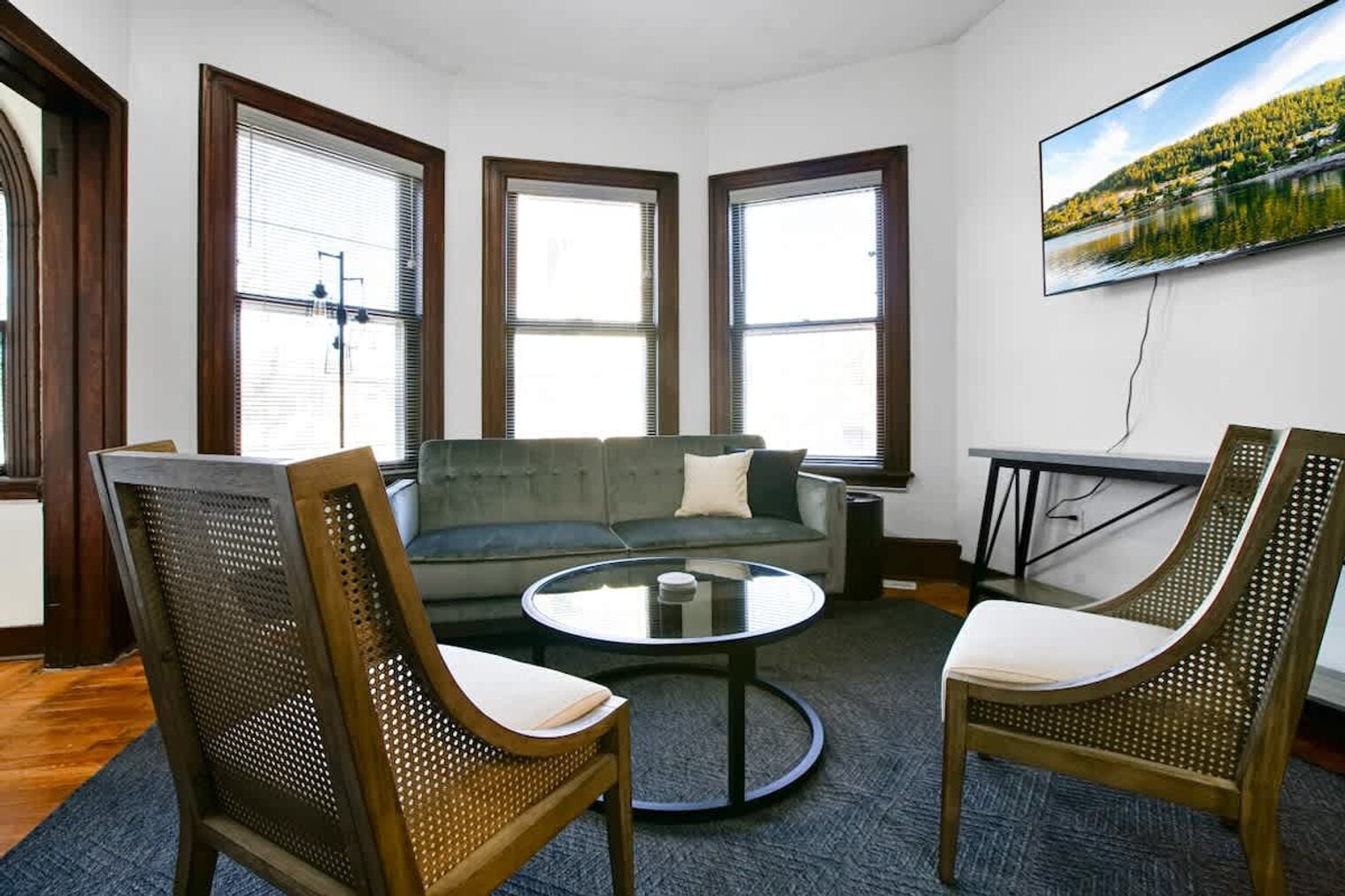 Building Photo - 1848 E 89th St