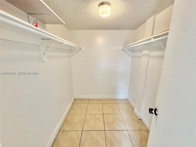 Building Photo - 10090 NW 80th Ct