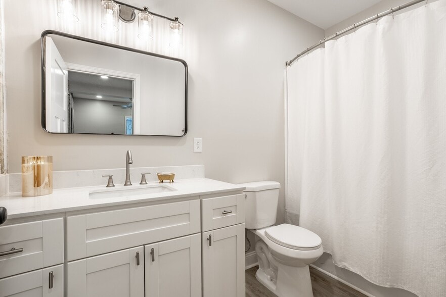 Building Photo - 108 W Main St