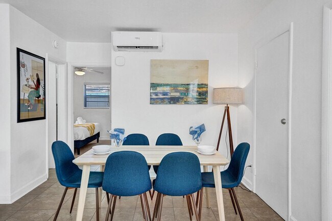 Building Photo - 335 Desoto St