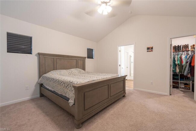 Building Photo - 1536 Beekman St