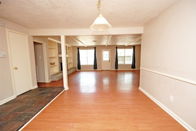 Building Photo - 614 Dalewood Dr