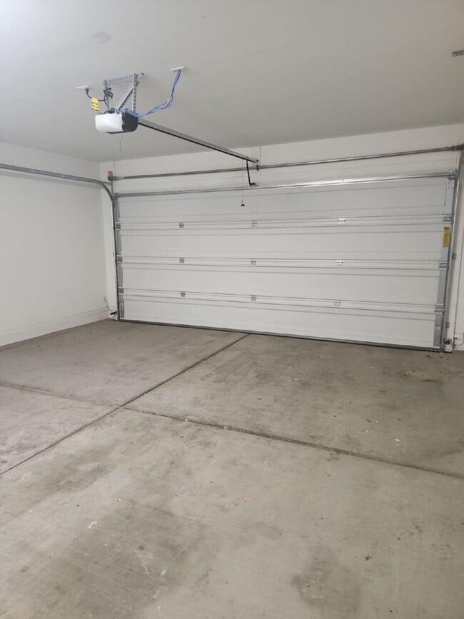 Building Photo - "Spacious 4-Bedroom Oasis in Casa Grande w...