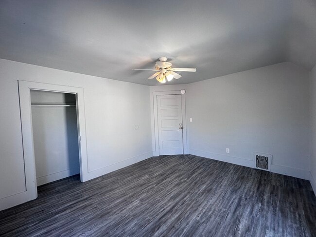 Building Photo - 607 Penn-E