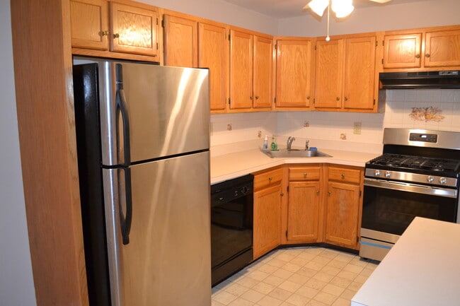 Building Photo - 51 Brookside Ln