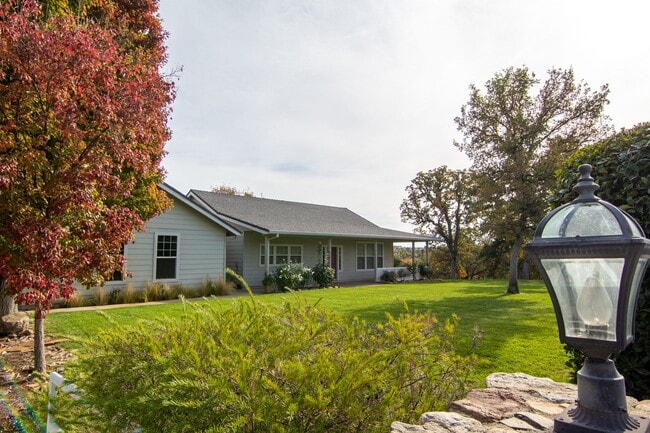 Building Photo - Country Home for Rent on Acreage | 3.5 Acres, 3 Car Garage, Deck, Pet Friendly