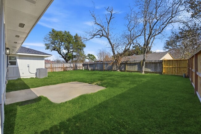 Building Photo - 7310 Sonnet Glen Ln