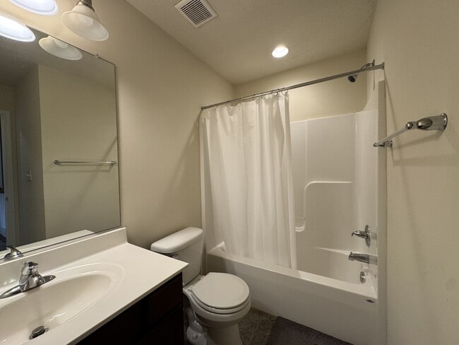 Building Photo - 3339 Sun Ct