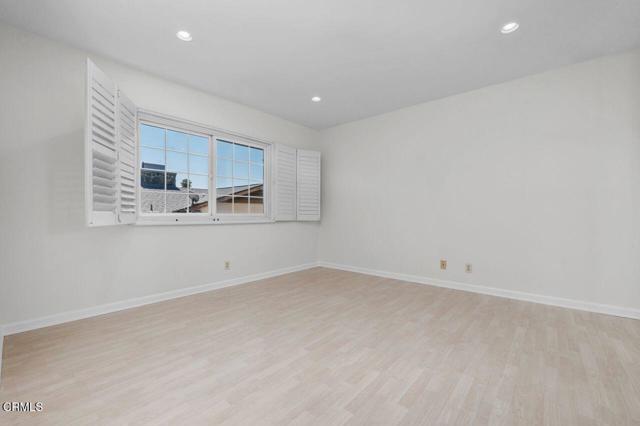 Building Photo - 385 Cliff Dr