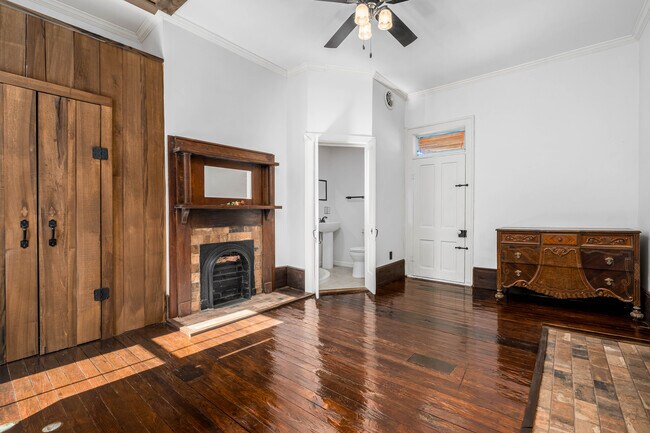 Building Photo - 120 S Cherokee St