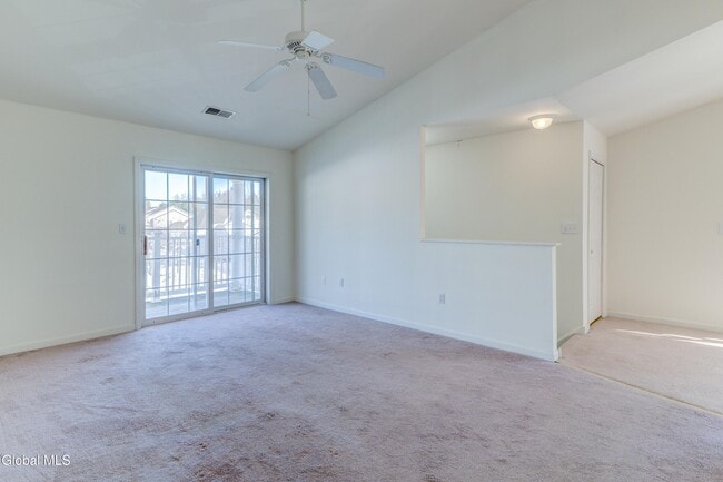 Building Photo - 304 Heritage Way