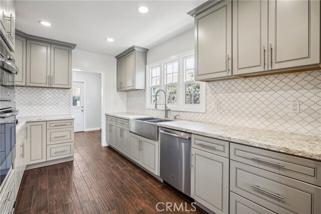 Building Photo - 3816 S Victoria Ave