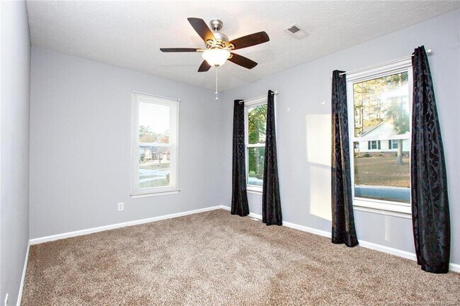 Building Photo - 1819 Eichelberger Dr
