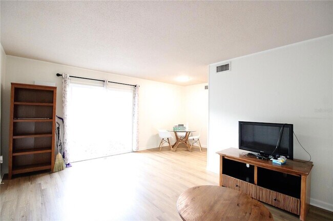 Building Photo - 507 NW 39th Rd