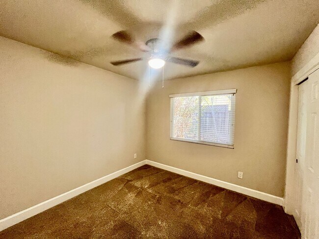 Building Photo - 17190 Tam O Shanter Dr