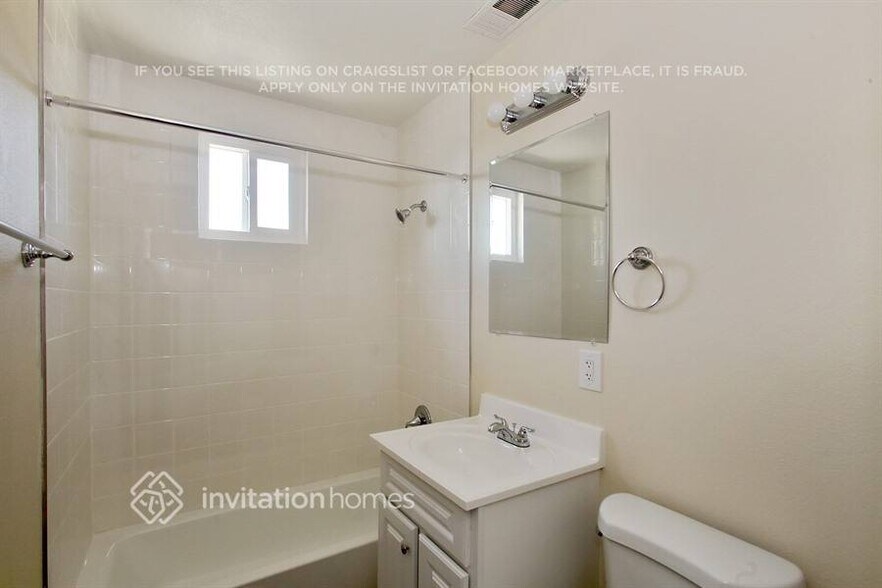 Building Photo - 10782 Rose St