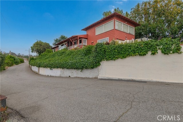 Building Photo - 2832 E Farview Ln