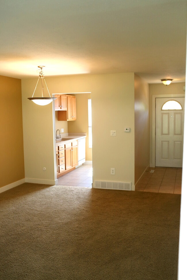Building Photo - 736 Pinckney Ct NW