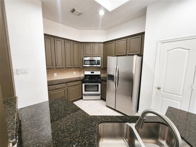 Building Photo - 18730 Dempsey Oaks Dr