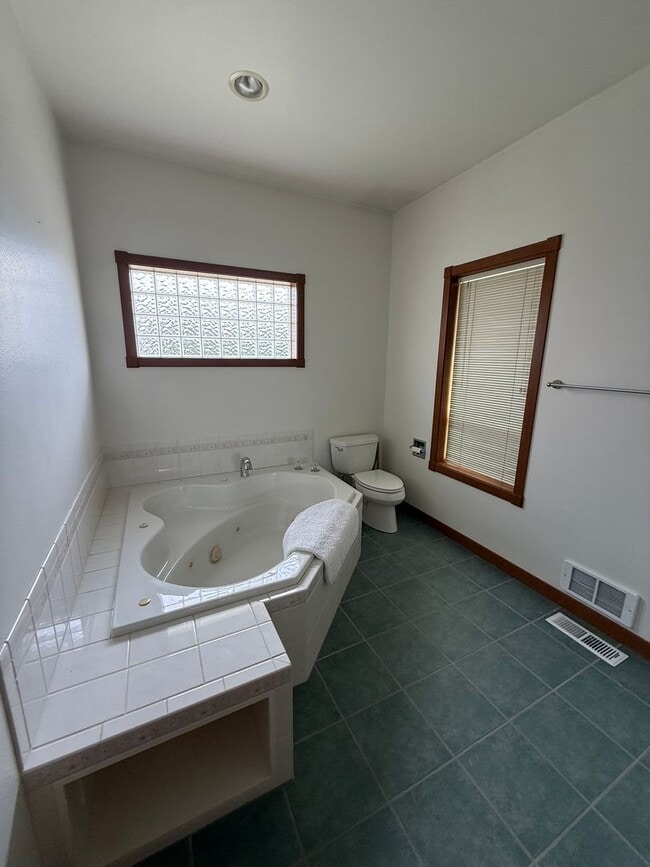 Building Photo - Beautiful Lynden Home!