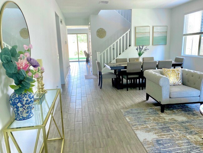 Building Photo - 7027 S 13th Way