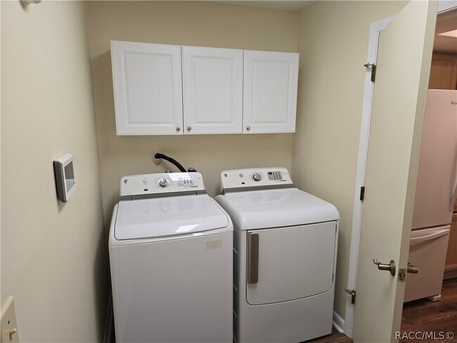 Building Photo - 79 Chinaberry Cir