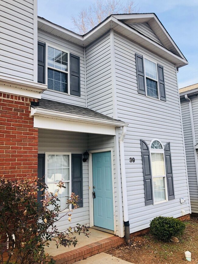 Building Photo - Close to Downtown Greer - this is a Fantastic 2 Bedroom, 2.5 Bathroom end unit condo that offers ...