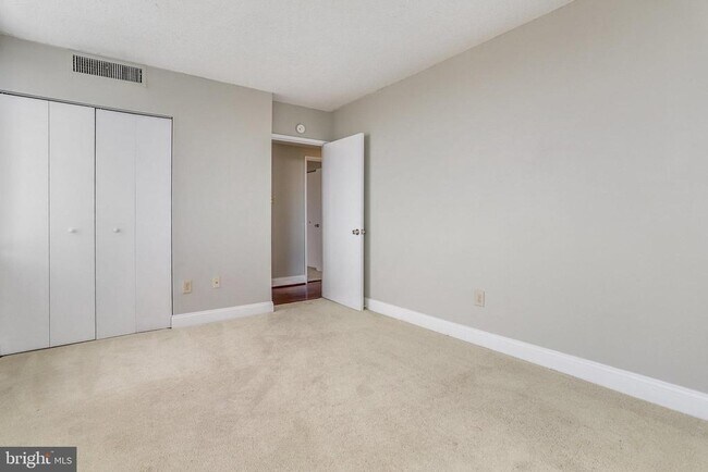 Building Photo - 6301 Stevenson Ave